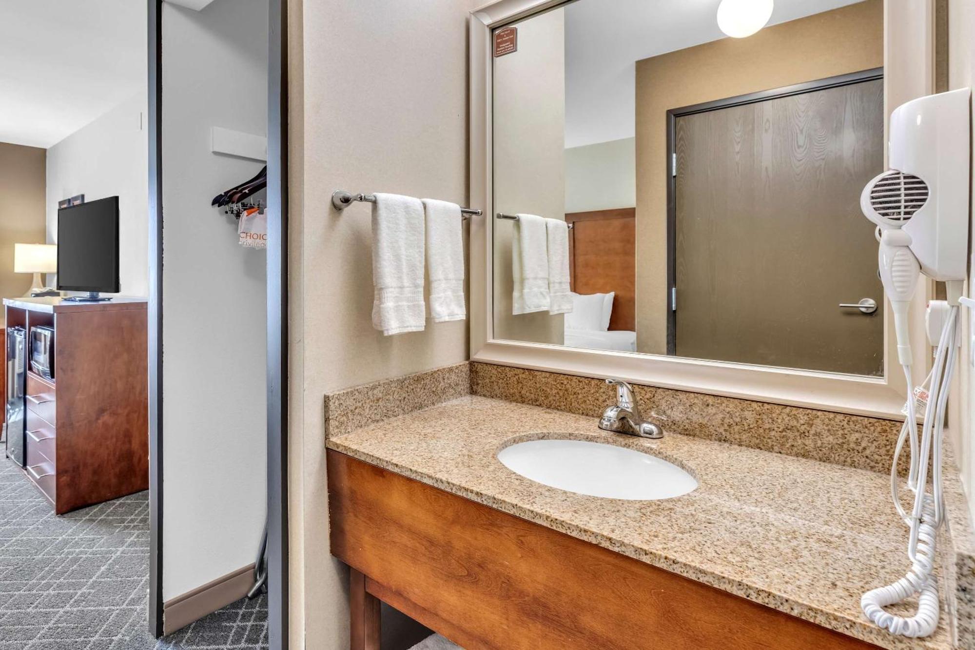 Comfort Inn Denver West Arvada Station Wheat Ridge Exterior foto